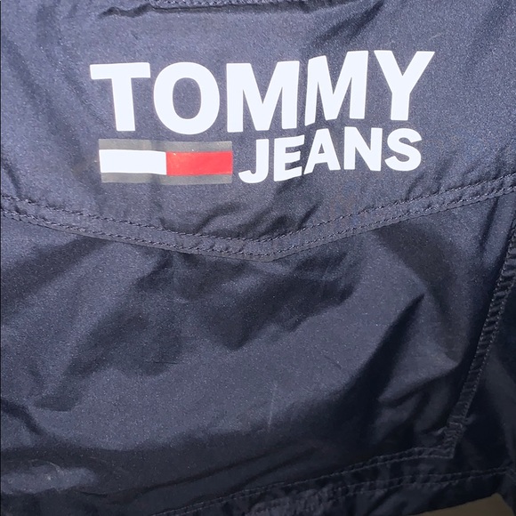 SOLD Tommy Hilfiger Windbreaker - Picture 4 of 8